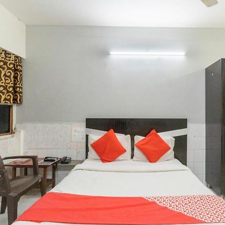 Oyo 13535 Aakash Hotel Ahmedabad Luaran gambar