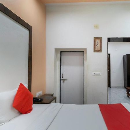 Oyo 13535 Aakash Hotel Ahmedabad Luaran gambar