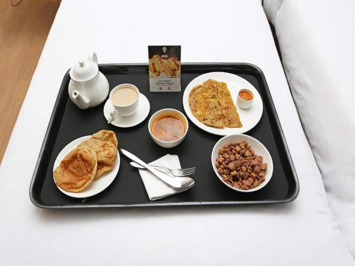 Oyo 13535 Aakash Hotel Ahmedabad Luaran gambar