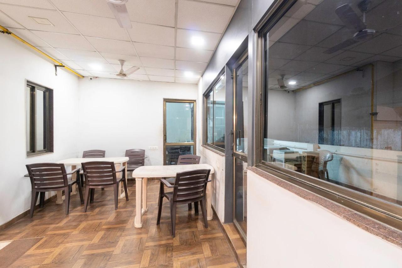 Oyo 13535 Aakash Hotel Ahmedabad Luaran gambar
