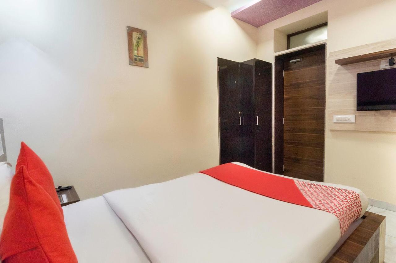 Oyo 13535 Aakash Hotel Ahmedabad Luaran gambar