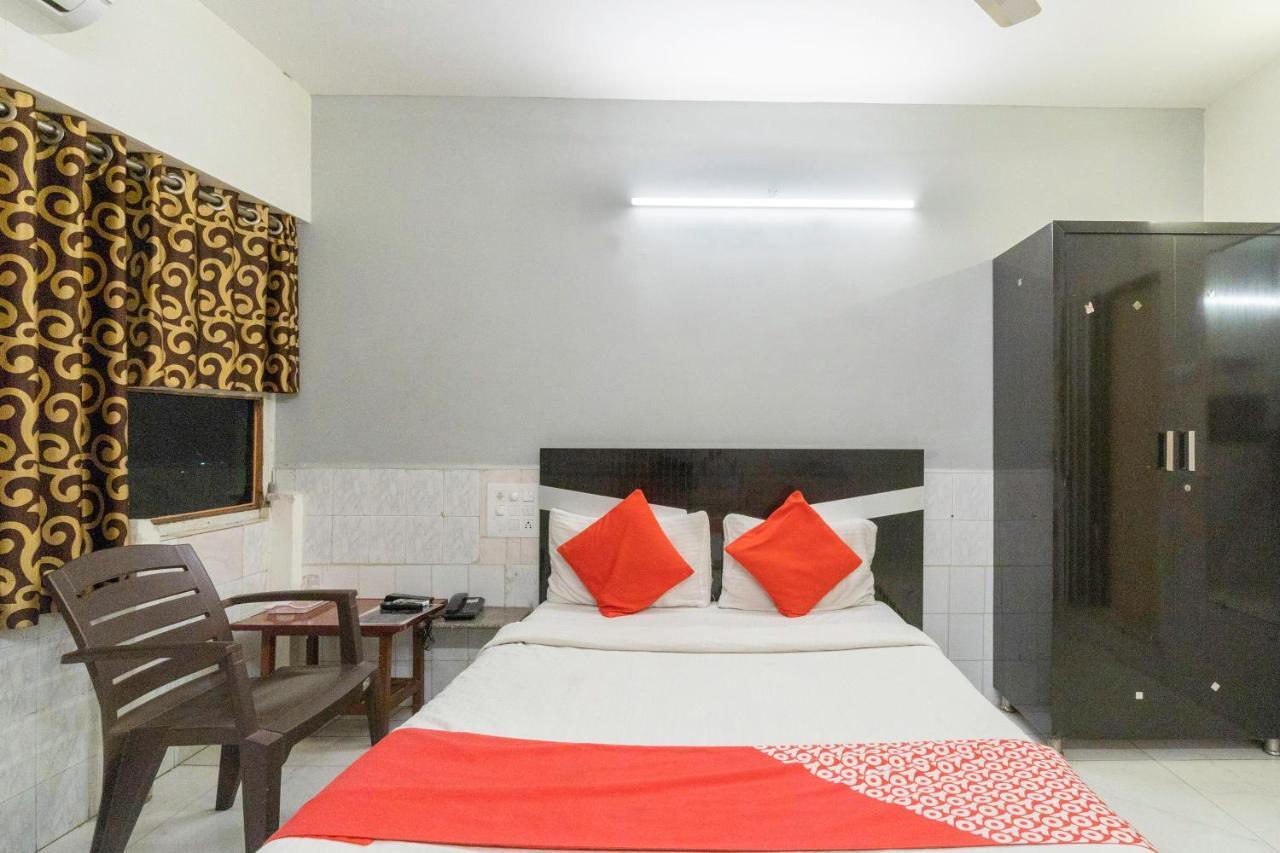 Oyo 13535 Aakash Hotel Ahmedabad Luaran gambar
