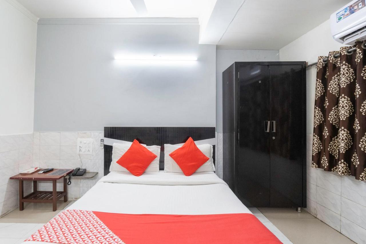 Oyo 13535 Aakash Hotel Ahmedabad Luaran gambar