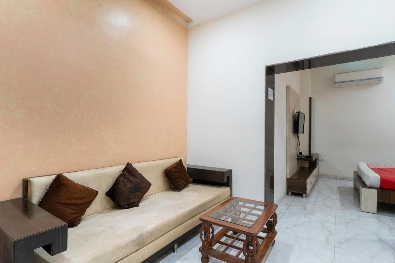 Oyo 13535 Aakash Hotel Ahmedabad Luaran gambar