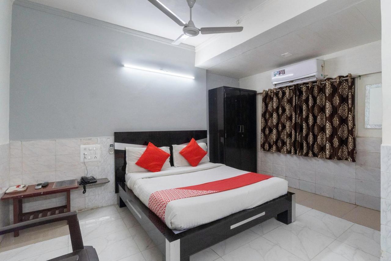 Oyo 13535 Aakash Hotel Ahmedabad Luaran gambar
