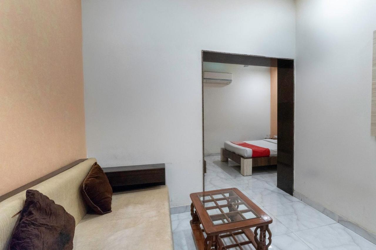 Oyo 13535 Aakash Hotel Ahmedabad Luaran gambar
