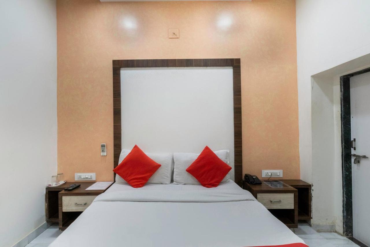 Oyo 13535 Aakash Hotel Ahmedabad Luaran gambar