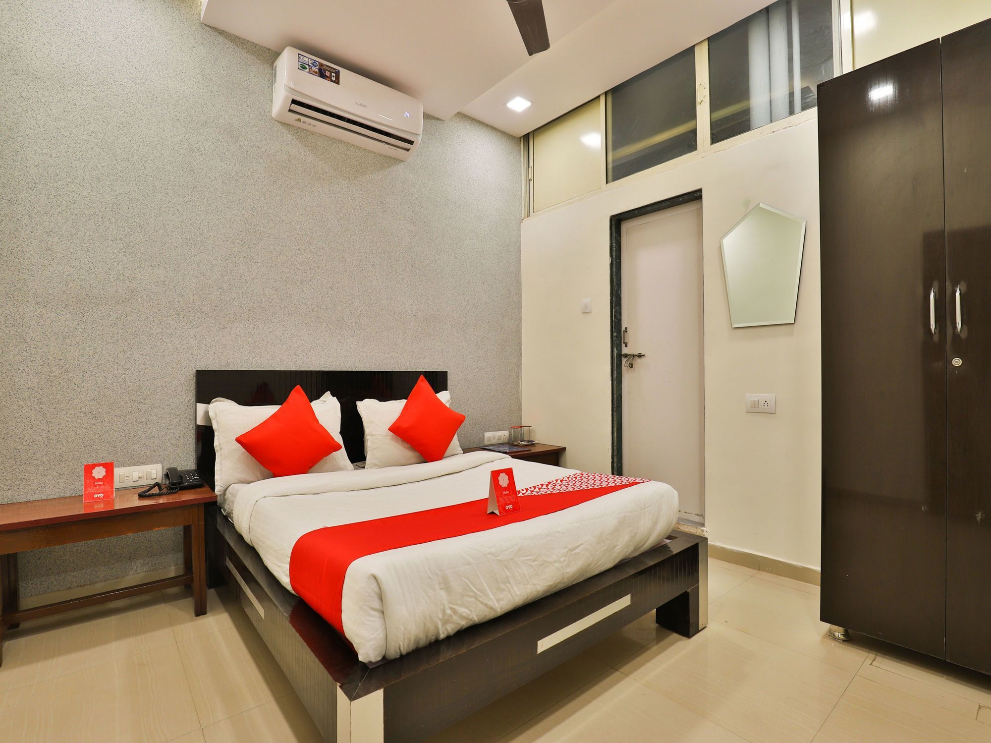 Oyo 13535 Aakash Hotel Ahmedabad Luaran gambar